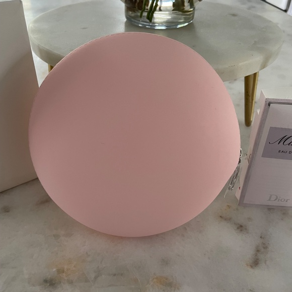 Dior pink round silicone pouch with Miss Dior perfume - Picture 3 of 5